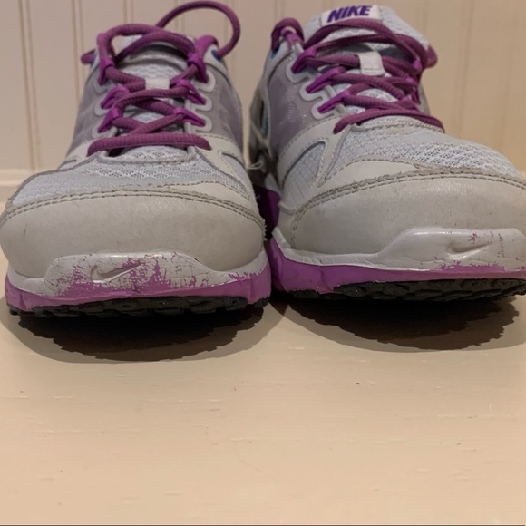 Women’s Nike Shoes - Picture 5 of 5